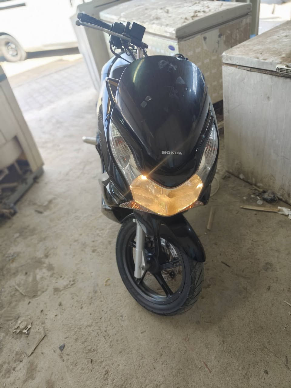 Pcxجيل أول يابانيJf
دراجه شلعه ومعدل خير من الله محرك مكفول جيب فيتر وفحص مكاني بغداد المعامل سعر 9 وبيه مجال 
***********
