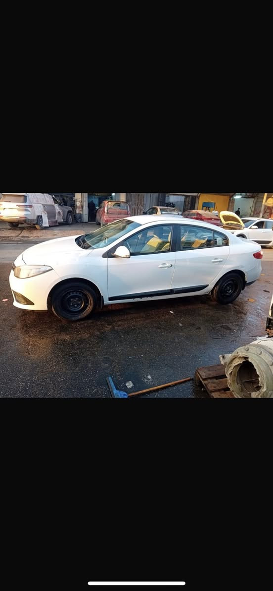 السلام عليكم رينو فلاوس موديل٢٠١٦ سنويه بسمي رقم بغداد سعر السيارة 70 وبيها مجال مكان سيارة بغداد البنوك هذا رقم تواصلو ويانه ***********
