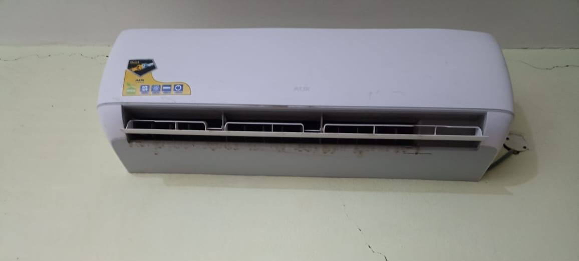 السلام عليكم
سبالت للبيع واحد عمود (3 طن) 

وثنين جداري (1 طن) 

كلش نظاف استخدام من سنتين 

قضاء المدينة منطقة الخاص 

للاستفسار الاتصال

***********
