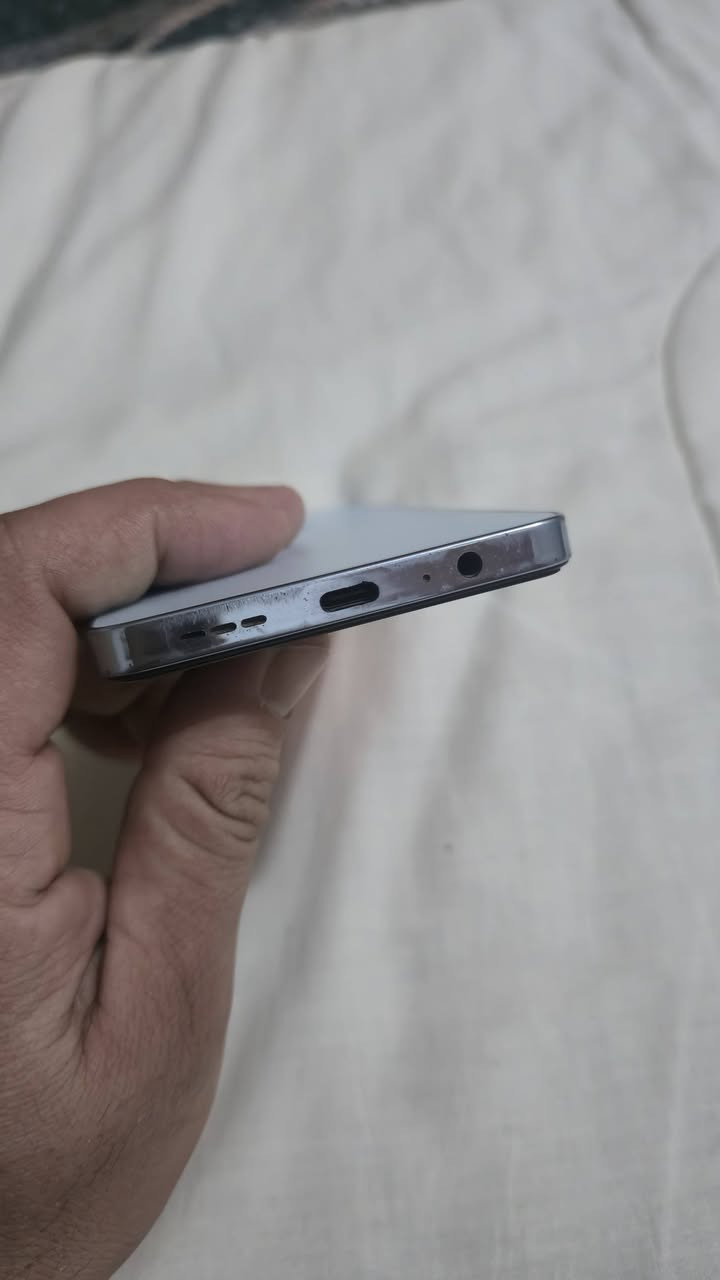 السلام عليكم جهاز انفنكس نوت30vip  للبيع السعر 200وبي مجال الرقم ***********
نظيف مابي كسر فقط هاي حمايه مال الشاشه
