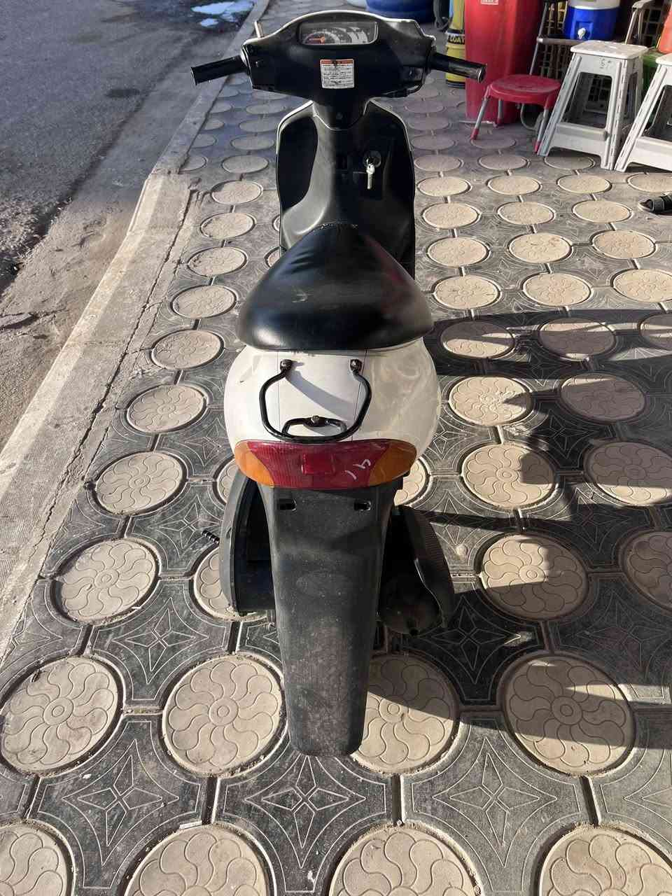 سلام عليكم دراجة للبيع سازوكي  فول نضافه كله جديده كهربائيات كله شغاله اخت الوكيل اوراق سعر 450 وبيه مجال   وذا ماعجبك السعر لاتخابر ***********
