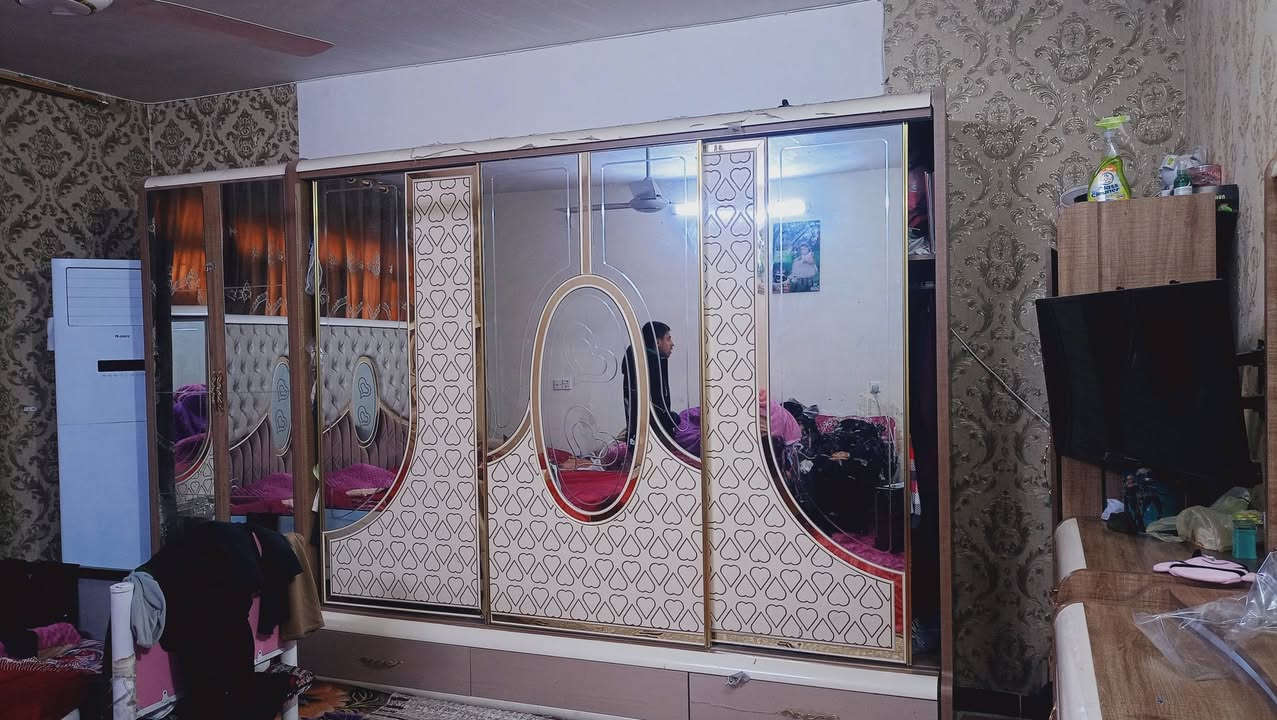 السلام عليكم غرفة نوم نظيفة جداً للبيع تركية درجة اولى مشتراهة 3ملايين عارظهة مليون و600 العنوان قبل الحولي المحمودية ط
***********
