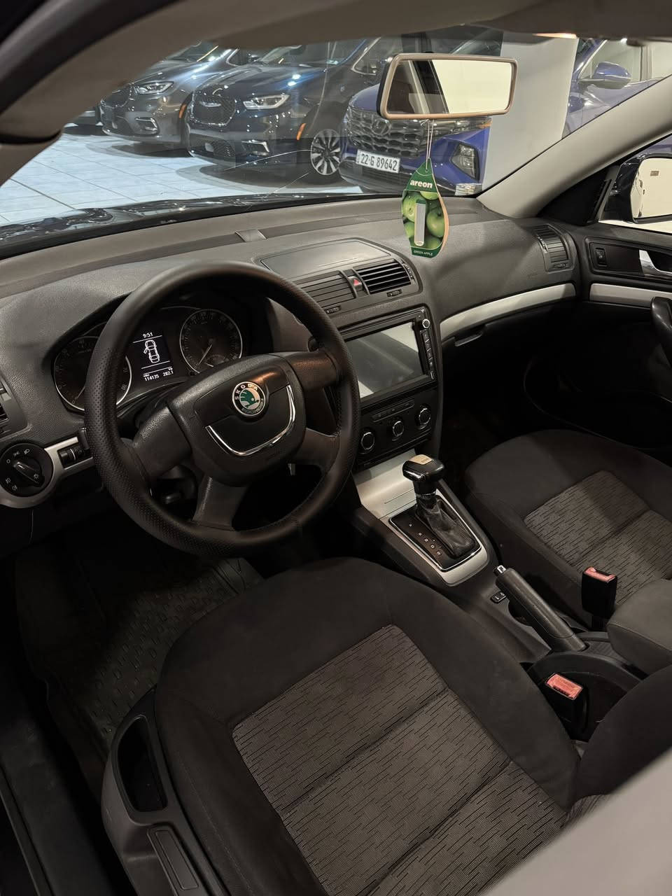 سكودا اوكتافيا فول مواصفات 2013
السعر 95
ماشي 100 الف
سلايت 
سيارة بدون صبغ بدون تعديل 
فقط بيها شوي تقحيل 
رقم سنوية هزة جديد
***********
***********
