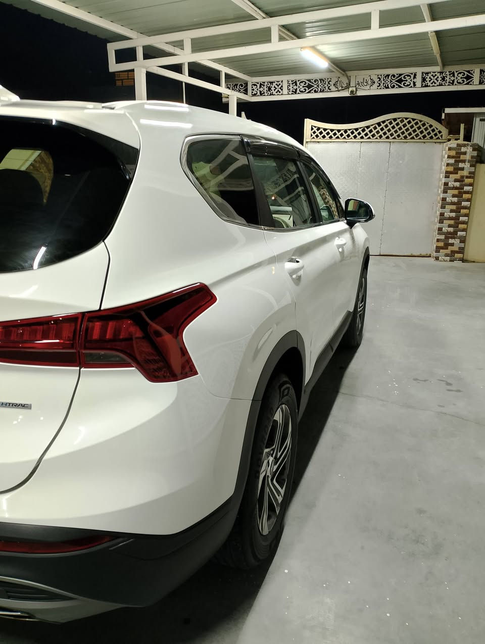 للبيع سنتافي 2023 رقم ربيل جديد بسمي تحويل مباشر / كلين بدون حادث فقط رصعه بل باب والحادث مرفق بل منشور وكذالك رقم شاصي هم موجود بل منشور والسونار مرفق بل منشور/  سياره جديده لوك
مواصفات 
  1-التوقف الذاتي
2 -كير بنظام الازرار  المنفصلة 
3- هاند بريك بصمة 
‏ 4- Auto Hold  أوتو هولد
5- خاصية ISOFIX   ايزو فكس قفل الاطفال
6- نظام مانع الانزلاق
7- نظام نزول المنحدرات.
8- نظام اطفاء المحرك (A) ذاتيا في الازدحامات لتوفير الوقود
9- حساسات ضغط الاطارات_
10- رادارات امامي -خلفي -جانبي 
-كامرة خلفيه
11- دشبول لونين يخبل /, وال كشنات كذالك لونين 
12-ميزة التوقف الذاتي للمركبة منعا للاصطدام عند القيادة او الرجوع
13-المركبة تعيد نفسها للمسار الصحيح عند عدم الانتباه 
14-نظام القيادة الذاتي الذكي في الشوارع المخططة 
15-مثبت السرعة Cruise وميزة التباعد عن المركبات

مكان السياره بل صويره يم جسر مال صويره 
رقم الهاتف ***********
