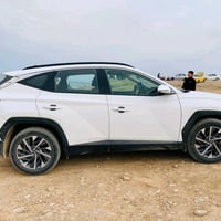 أبيع توسان نظيفة ومميزة، شكلها حديث ولونها أبيض، من داخل وخارج مرتبة و...