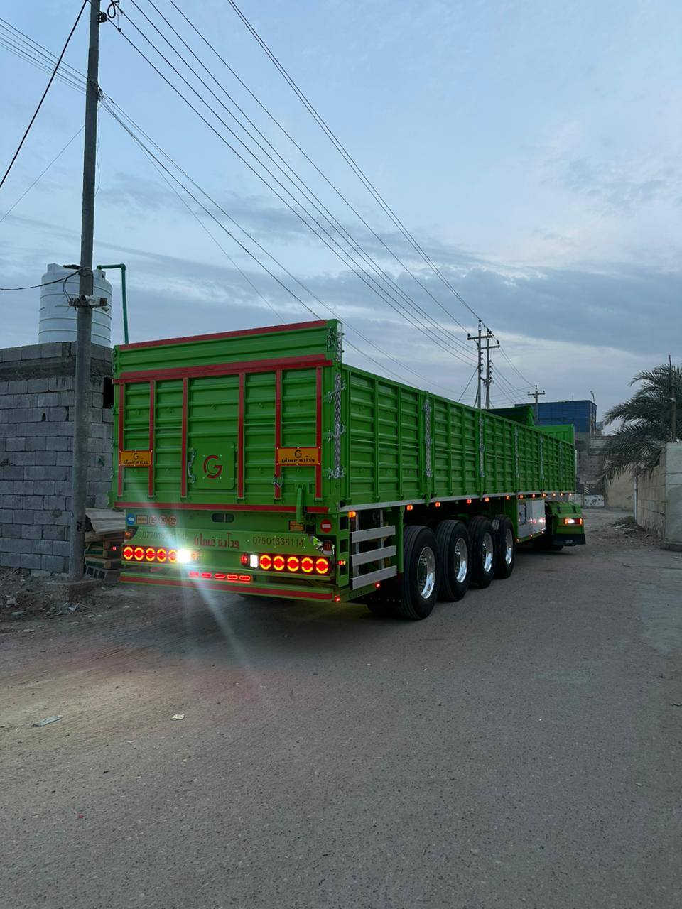 سلام عليكم سكانيه موديل ٢٠١٦  حجم مكينه ٥٦٠  سياره نضيفه اكثر من ما تصور عربانه غسان موديل ٢٠٢٦ اربع محاور ثنين رفاع وثنين ثابت  بس عربانه تريد تنباع تريد راس وعربانه هم تنباع وذا بس راس ماكدر 
الاستفسار تصل عله رقم ***********
