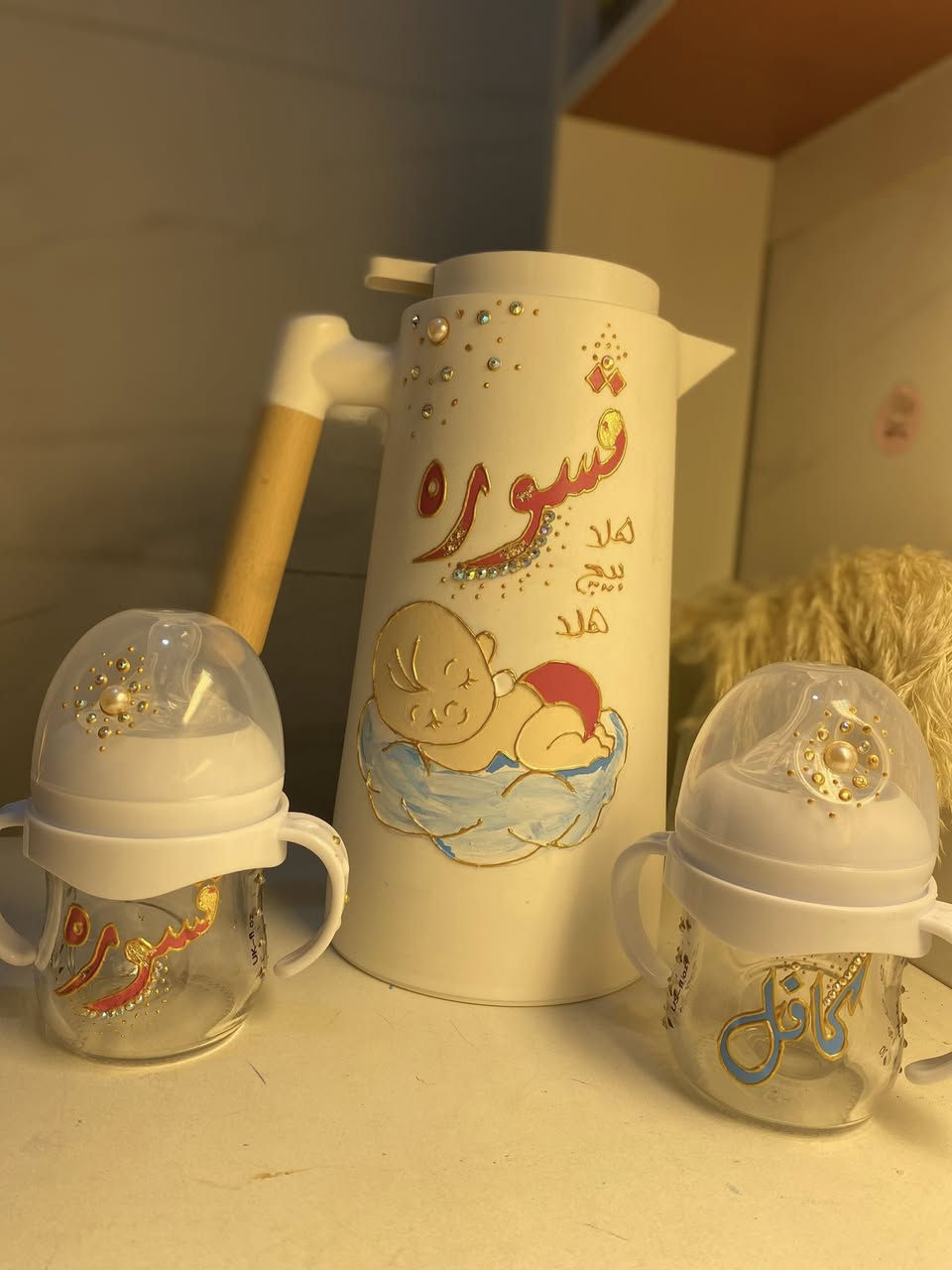 مساء الخير 🫶🏻هذا جزء بسيط من شغلي 😍
مباخر واكواب وفرج شعر ومرايا وبكج بيبي وتعليقه سياره وعطر بلاسم الي تردو ❤️احلى هديه ممكن تقدموه 😍والي حاب يحجز لعيد المعلم🥰 
بأنسب الاسعار❤️ 
متوفر توصيل لجميع المناطق والمحافظات 🌹❤️


**إذا كنت صاحب هذا الإعلان وتريد حذفه لأي سبب، رجاءا أرسل رسالة إلى الدعم الفني**