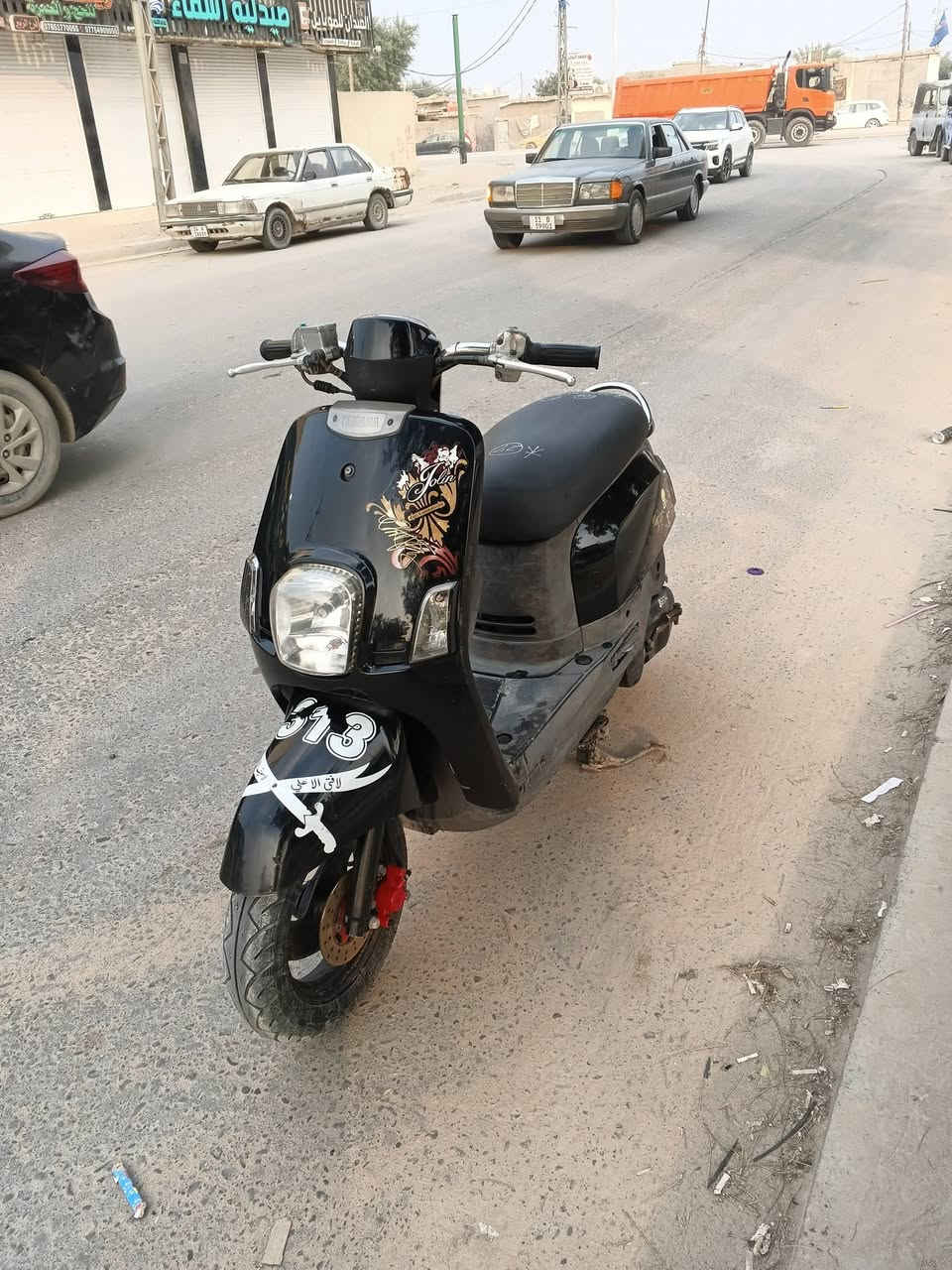 بوليسي كفاله عامه رقم واحد كفرات وي المحرك شرط مامفتوح بيها برغي طلعتها من الحاويه بشهر 12 يعني صارلها شهرين الدراجه تخبل نهضه وسرعه وناعمه رايدها ب مليون مكاني بصره زبير ***********
