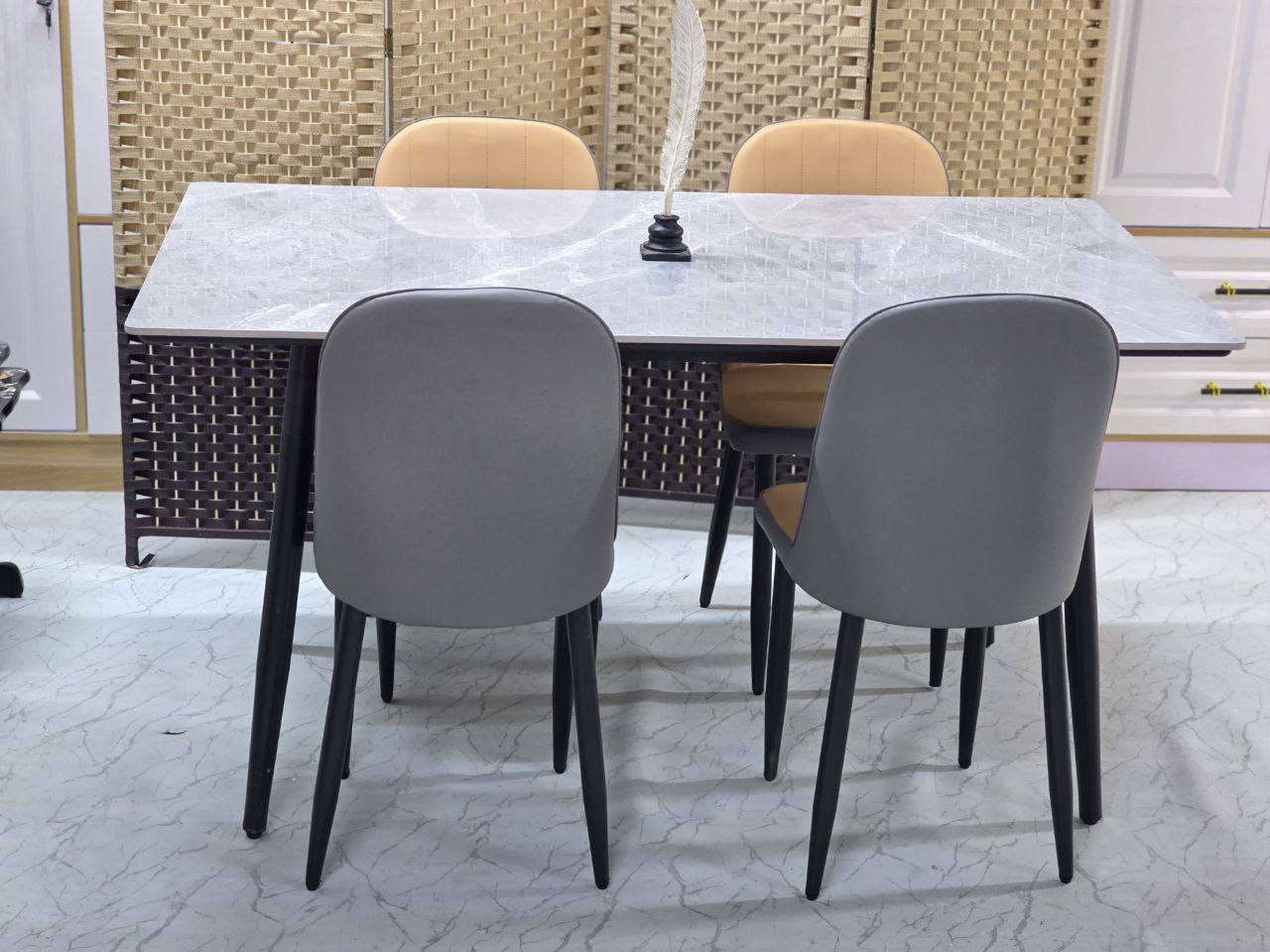 ✨ وصل الجديد يمّنا وبسعر يفرّح ✨
🍽️ ميز طعام مع ٤ كراسي

📏 القياسات:
▪️ الطول: ١٤٢ سم
▪️ العرض: ٨٢ سم
💰 السعر: 215
🚚 توصيل مجاني
✔️ داخل بغداد
✔️ لجميع المحافظات
#شركة2G


**إذا كنت صاحب هذا الإعلان وتريد حذفه لأي سبب، رجاءا أرسل رسالة إلى الدعم الفني**