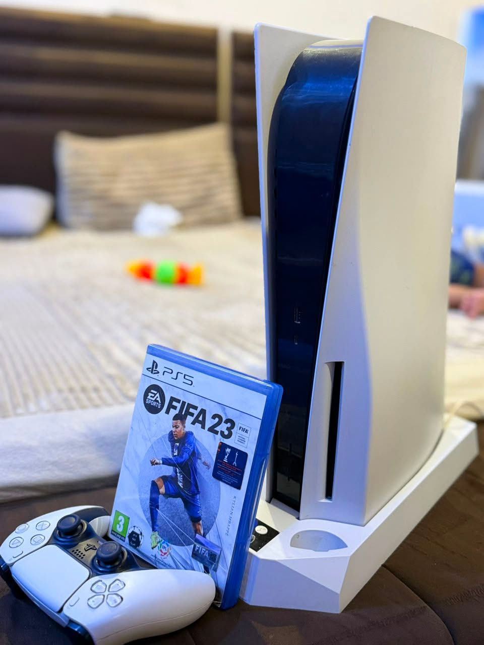 سلام عليكم

بلي 5 للبيع 

✅ يجي وياه:
• جوستك أصلي
• هدية شهر بلص
• حساب بيه FC 26
• قرص FIFA 23
• مبرد للجهاز والجوستكات

 السعر: 650
 المكان: بغداد
***********
