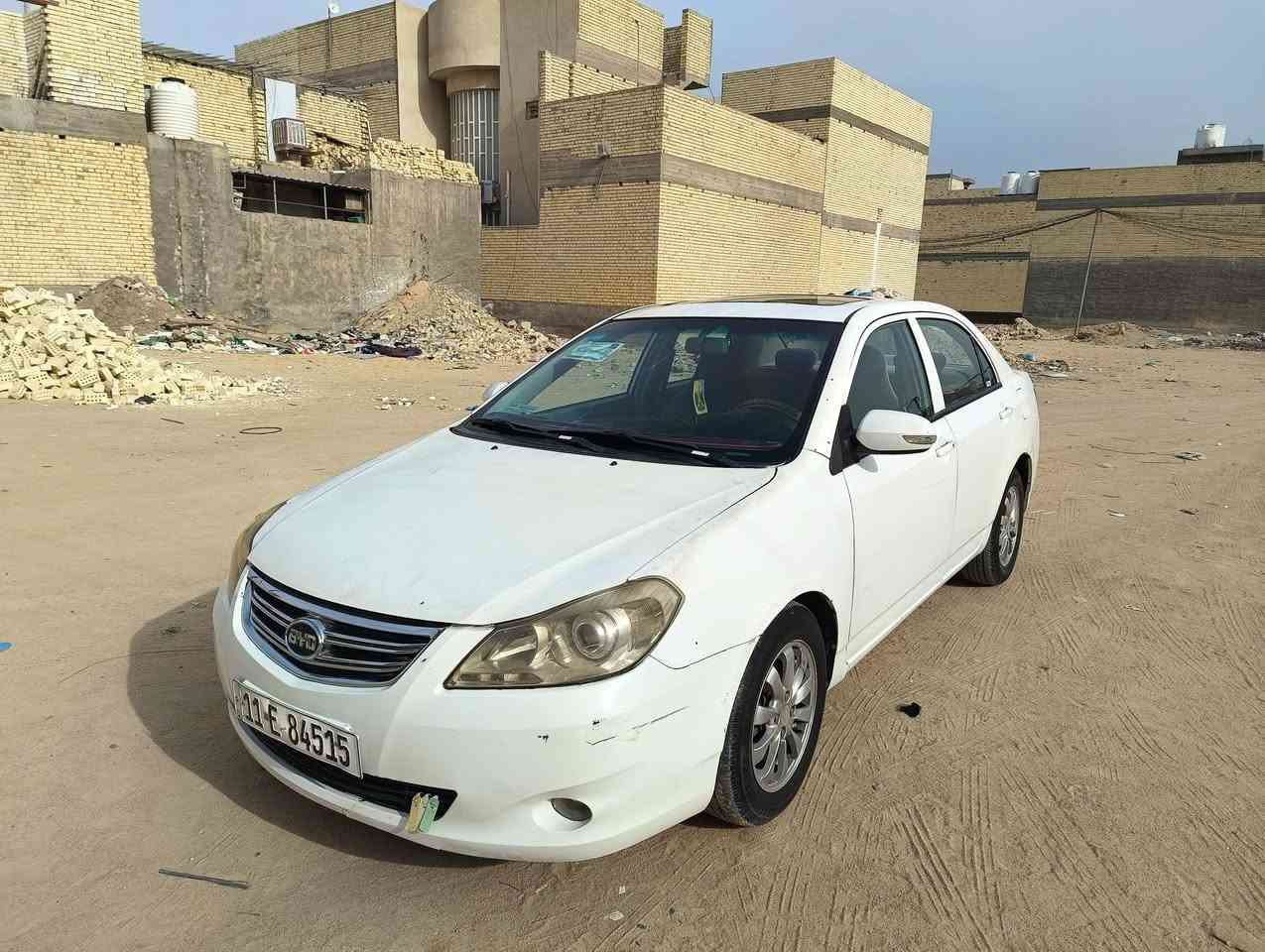 سلام عليكم بيوايدي لبيع G3 مديل 2013 رقم بغداد نكليزي هزة جديدة  ما بيهه لا ضربه ولا صبغ بلاديه على وضعيه الشركه  سياره كامله من كلشي گير اوتماتيك مكينه حداديه جديده مواصفات السياره معروفه كشنات جلد شاشه كأمره والسياره احلى من صور سنويه بأسمي مشروع وطني مكان السياره كربلاء حي القدس سعره 62 وبيهه مجال للاستفسار الاتصال على رقم ***********
