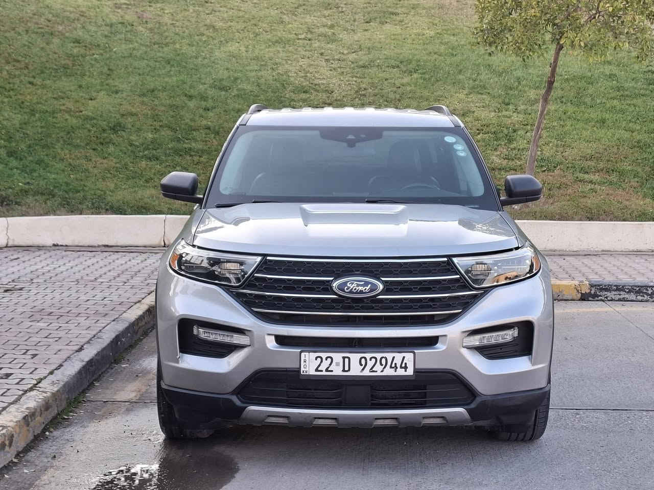 فورد اكسبلور 2023  مواصفات XLT 4WD
حجم المحرك 4 سلندر توربو(2.3L)
بيع او مراوس حسب قناعة 
حادثها خلفي بجم كبس صور الحادث موجود بالمنشور 

عداد المسافة 42ميل
كوشنات   VIP
 عدد المقاعد 7

بصمة تشغيل
بصمة ابواب
صندوق شفط كهربائي  
كشنات جلد
كشنات تدفئة
رادار أمامي(تحديد مسار)
رادار جانبي (نقاط عمياء)
رادار خلفي(تحذير من الاصطدام)
حساسات خلفية+ كاميرا
كير ماوس
اوتو هولد Auto hold
أوتو ستارت Auto start
أوتو ستوب Auto Stop
هاند بريك بصمة
تبريد مركزي 
شاشة كبيرة لمس 
Apple Car Play
Android Auto
تحكم وضعيات القيادة (Drive Modes)
مانع انزلاق+ABS
تحكمات استيرن
منافذ USB+AUX

بعد هواية مواصفات السيارة حيل نضيفة جاهزة مابيها اي نقص كير محرك تبريد ايرباك  رادارات كلها بشرط  رقم هزة فحص جديد سنوية جديد بسمي السيارة رقم شاصي سونر موجود بالمنشور  مكاني سليمانية سعر 250مجال للطيبين للإستفسار اكثر ***********
