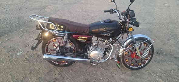 السلام عليكم
للبع دراجه موديل ٢٥

بعدها جديده استعمال شهر واحد

مكنها الدور السعر ٨٢٥ وبيها مجال

***********
