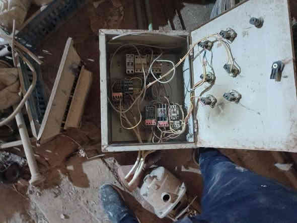 مطلوب كهربائي يشتري هاي البوردات كلهن شغالات على فحص العنوان النجف للاستفسار ***********
