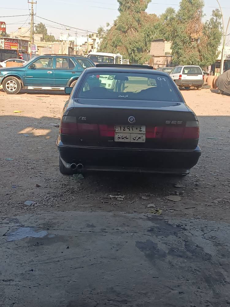 السلام عليكم للبيع مستعجل 
موديل 92كير اوتوماتيك 
محرك 525بلاد بدون ضربه 
تبريد سلايت قفل مركزي 
رقم سلمانيه شرط التحول 
بجم عريض سكون ايرباك 
السعر 52بي مجال 
*********** كركوك, العراق
