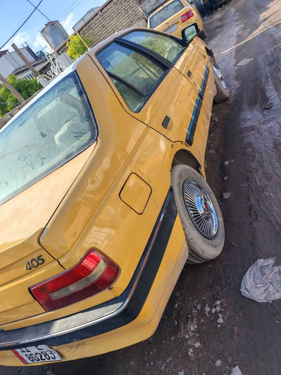 بيجو لميس ٢٠١٣ رقم بغداد بأسمي تحويل مباشر
 كفاله عامه  السياره بدون ضربه كير مكينه يخبلن
كهربايات كامله تخم تاير جديد بيه وسياره مال جناي
 رايده ٣١ ورقه وبيه مجال ***********
