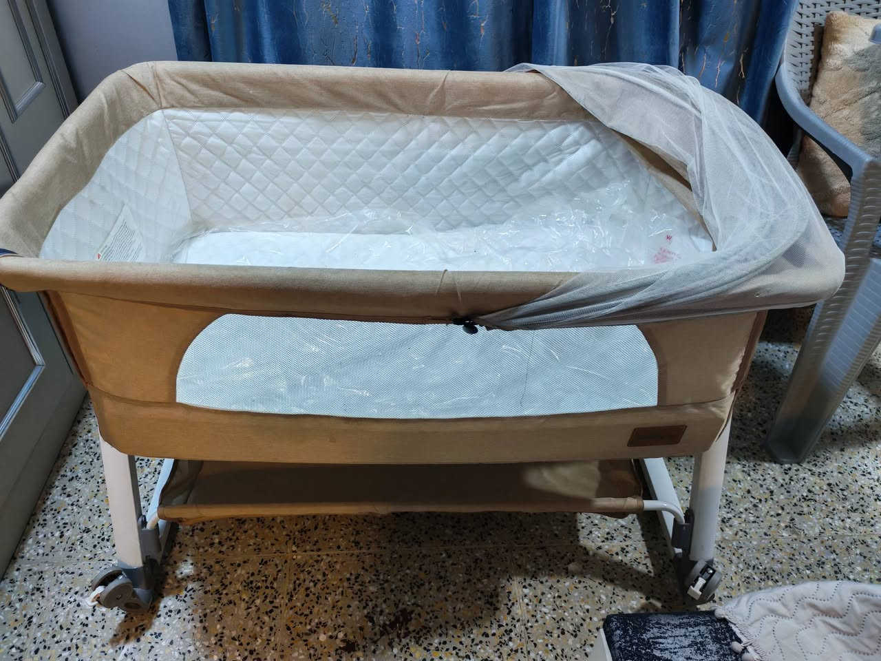 قطعتين كركوت ثابت وهزاز نظيفات اخو الجديد عدد  2  
الموقع الكرخ  / السعر 100 وبيهن مجال للشراي 
ماعندي توصيل  
للتواصل واتساب 
***********
