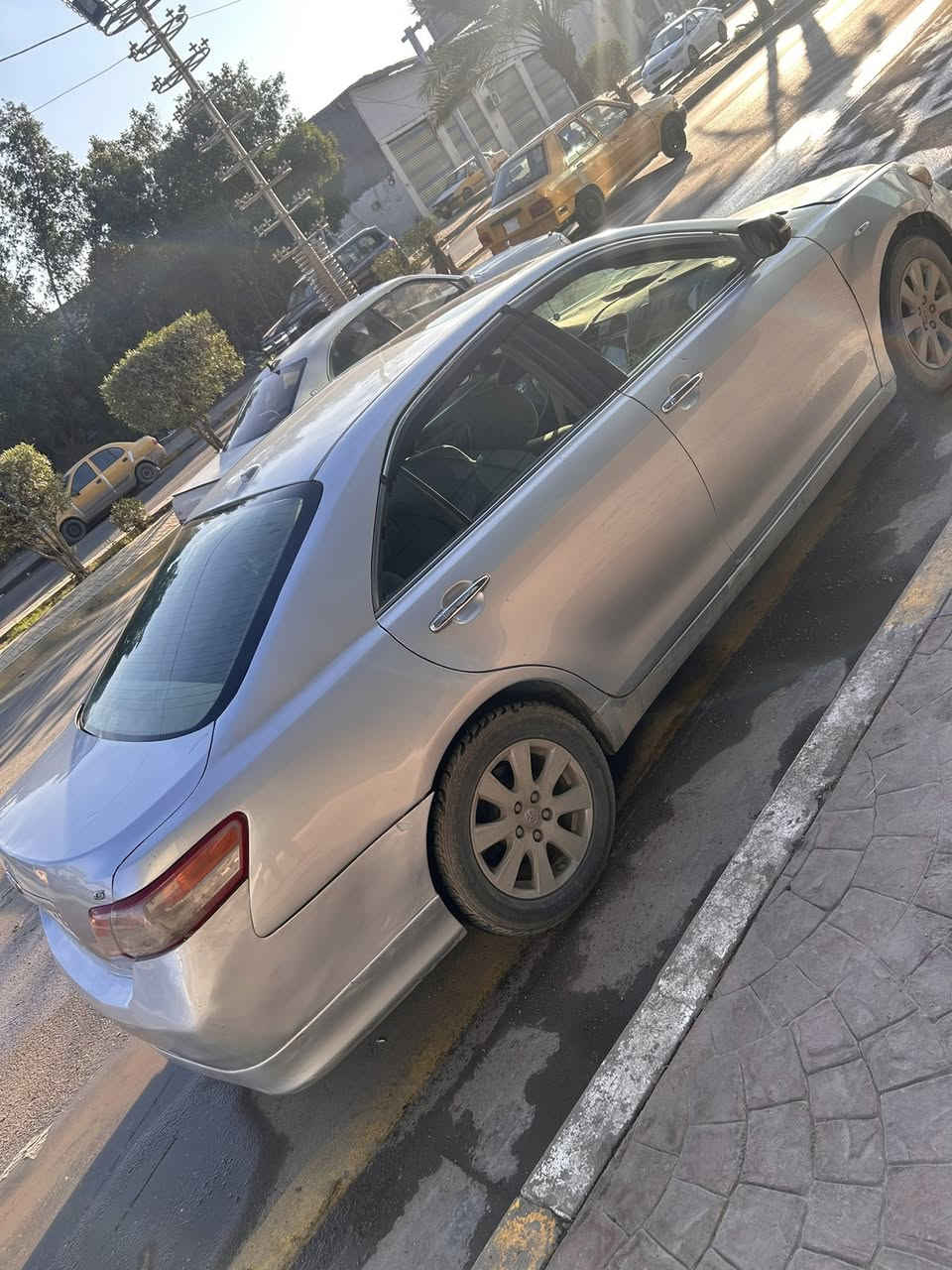 سلام عليكم كامري للبيع موديل 2009محدث 11مصبوغه عام فول السياره تحكم ستيرن شاشه كامره كشنات كهرباء داخل صاج سلايت حساسات مفوله محرك 2400كير محرك تبريد مكفولات العنوان بغداد السعر 80 وبيها مجال الرقم ***********
