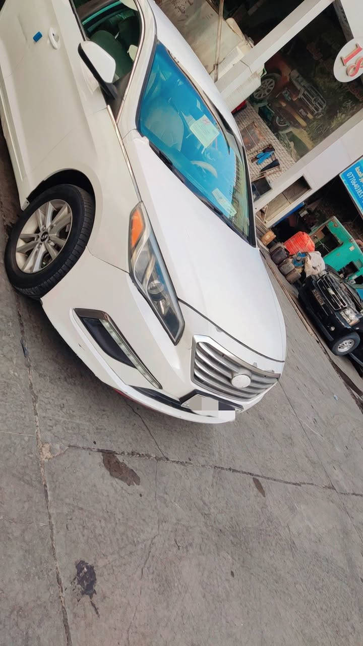 هونداي سوناتا 2017 للبيع اللون ( ابيض ) سيارة رقم شمالي متؤم محرك ( GDI ) وارد امريكي اصل  بانزين ( شاشة بلاد _ تحكم ستيرن _ تخم تاير _ حدادة _ تبريد _ تدفئة كشنات ) مكان السيارة (البصرة )  للاستفسار الاتصال على الرقم
‏‪0787 472 7211‬‏ لا يوجد وات ساب اتصال فقط
