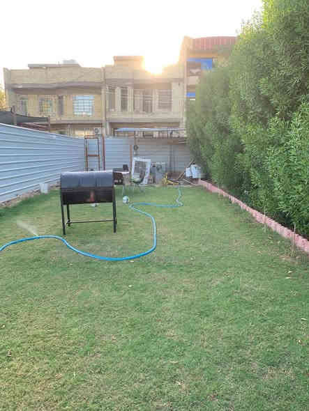 السلام عليكم 
دار للبيع مساحه ٨٤ متر 
واجهه ٧ والنزال ١٢ 
يحتوي الأول على صاله ومطبخ وغرفه نوم وخدمات ومنور 
والثاني يحتوي على غرفتين نوم وخدمات 
يحتوي على تشجير مساحتة ٢٠٠ متر 
الدورة المهديه الثانيه زراعي بيت هبش قرب منتزه الإعلام 
مكان جدا مرتب وحلو 
للاستفسار اكثر الاتصال بالأرقام 
*********** يوجد واتساب 
***********
