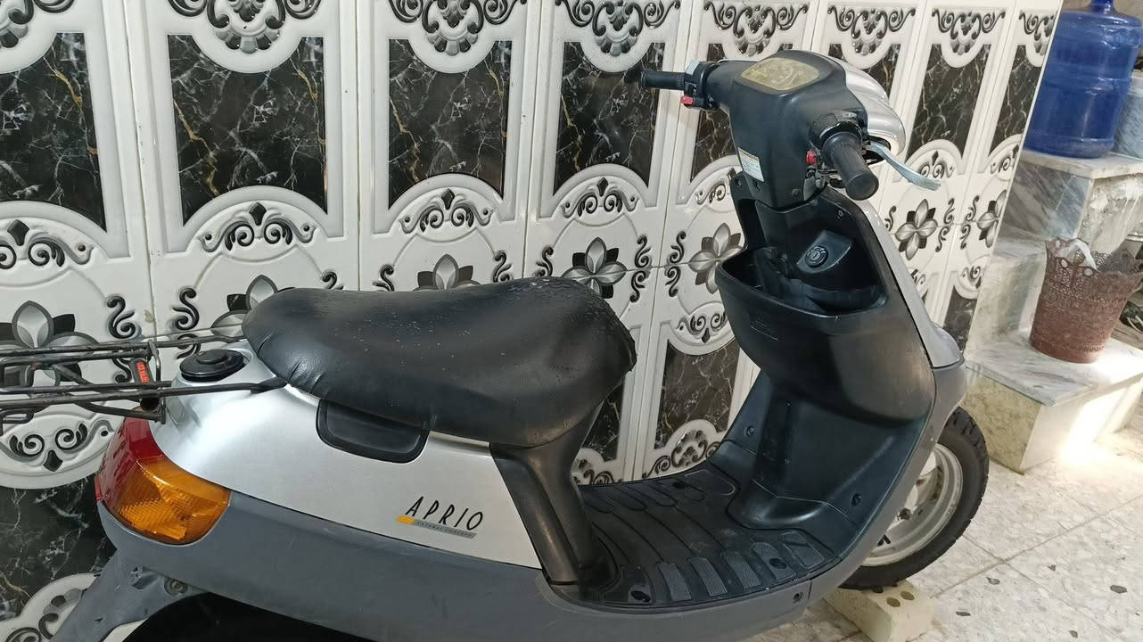 السلام عليكم دراجه بطه 60 
رمبه  كهربايات كله شغل 
كفرات بلاد تخم تايرات جدد 
السعر 650 وبيه مجال 
مكان مدينه الصدر 
الرقم ***********
واتساب
