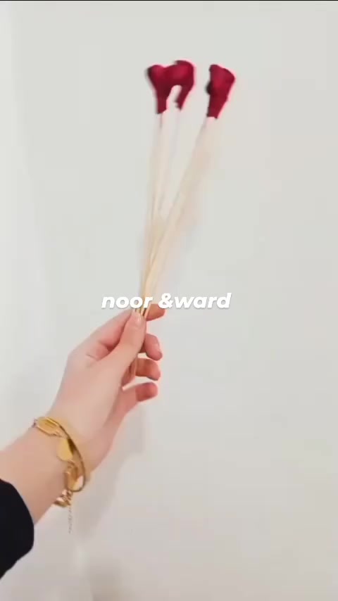 بعض الهدايا تبقى ذكرى…
لكن الورد يبقى إحساس 🤍🌹
باقة مصممة بكل حب لتوصل مشاعرك بأجمل طريقة
#noorward
#هدايا
#هدايا_ورد
#تنسيق_ورد
#باقة_ورد
#ذوق_راقي
#حب
#رومانسية
#هدايا_مميزة
#النجف
#العراق


**إذا كنت صاحب هذا الإعلان وتريد حذفه لأي سبب، رجاءا أرسل رسالة إلى الدعم الفني**