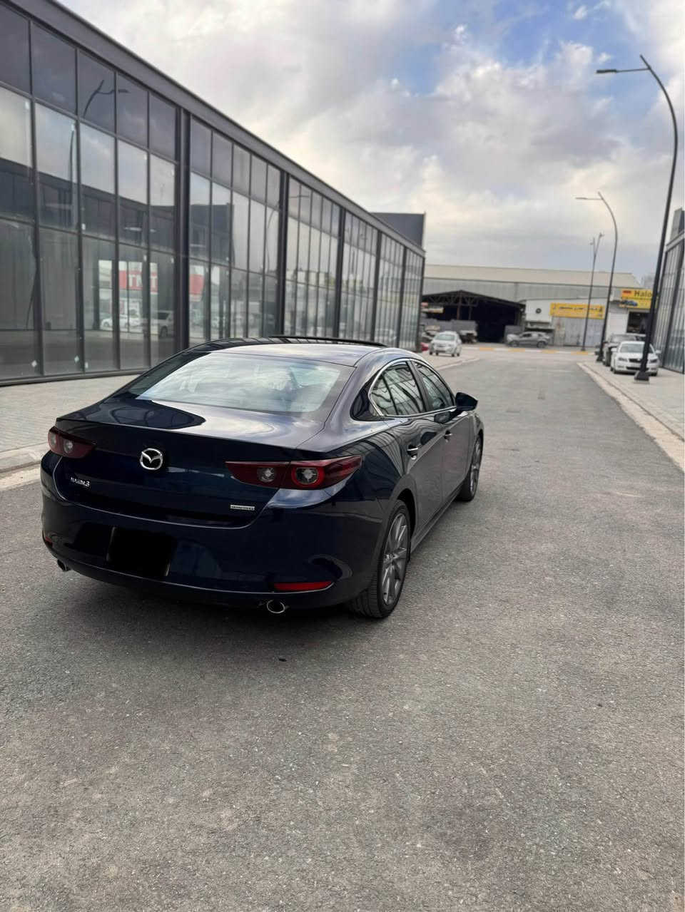 Mazda 3  2.5  model 2024
 
‎مەکینە ٢.٥
مازدا. "محرك ٢.٥  

‎سلاید  
‎چوار جام فول ئۆتۆ
‎کوشن هیتەر
‎کوشن خەزن 
‎ڕادار ئۆتۆ ستۆپ 
‎ڕاداری خەتی جادە 
‎ڕاداری ناو چەی کوێر 
‎فلچەی جام قەترە 
‎چوار جام فول ئۆتۆ
‎ئۆتۆ هۆڵد 
‎حاسە
‎برێک بەسمە
‎بەسمە 
‎دەرگا بەسمە 
‎لایت فول لید 
‎لایت ئۆتۆ
‎فڵچە ئۆتۆ لەگەڵ باران خێراو خاو ئەبێتەوە
‎دەرگا ئۆتۆ  واتا بۆ خۆی دایدەخات 
‎لایت دواوە فول لید
‎کوشن جڵد
‎کامێرا
‎ویل گەورە 
‎تەبرید دوو بەش
‎کار پلەی 
‎ئەندرۆید پلەی

‎زۆر مواسەفاتی تر 
 
***********

سەیارەکە هاتا بڵێی جوانە بێ کێشەیە بێ ئێرباگە بێ بۆیاخە وەک شوشە وایە بێ کێشەیە ڕەقە و تەقە بەشەرت سەیارەکە بەس ماشەڵای ئەوێت 

سعر 149
 
عربي  

‎حجم المحرك : 2.5L ( 4,سلندر )

‎المواصفات : prefferd
‎فتحة سقف ( سلاید )
‎كيج الكتروني 
‎ بصمة ابواب 
‎بصمة تشغيل 
‎بريك بصمة
‎شاشة دشبول ديجيتال
‎اوتو ستارت Auto Start
‎اوتو ستوب Auto Stop‎
‎رادار امامي (تحديد مسار)
‎رادار جانبي  (نقاط عمياء)
‎رادار خلفي (التحذير من الاصطدام)
‎حساسات امامي
‎حساسات جانبي 
‎حساسات خلفي 
‎نظام : NORMAL
‎نظام : SPORT
‎كشنات جلد
‎كشنات كهربائي
‎كشنات هيتر
‎تحكم استيرن
‎استيرن هيتر
‎تبريد لمس
‎تبريد مركزي
‎لايتات LED عدسة زينون بيلادي
‎بكلايتات LED بيلادي

‎وبعد هواية مواصفات…

‎الکیر محرك کهربایی کلە بشرط 

‎مکانە سلیمانیة السليمانية, العراق
