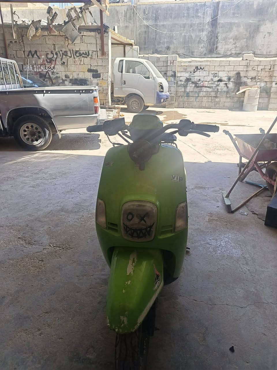 سلام عليكم  الدراجه للبيع بوليس كابريتر دراجه نضيفه كلش وكدامك بل صوره سعر الدراجه 375 وبيهه مجال بصيط العنوان ديالى خالص هبهب   وهذا رقمي***********
