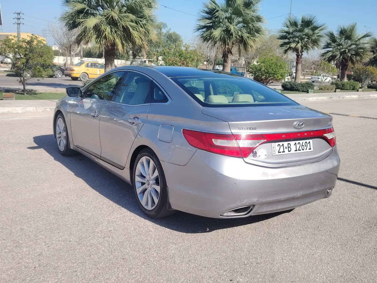 سلام عليكم سياره نوع ازيرا موديل 2012 خليجي فول مواصفات واحد عل واحد كفاله عامه الاخير كفاله كير مكينه حداديه تخم تاير تبريد تدفىه تبريد ثلج شاير بل مري مري شفط كشنات كهرباىي جلد مكفوله من الحادث والضرب والتبديل والفتح والصبغ شاشه كامره حساسات تحكم ستيرن جهتين خمسه ويل كب  قطعتين تبريد كشنات تبريد تدفىه العنوان كربلاء السعر 112وبيه مجال حك الجيه الهاتف ***********بيع فقط
