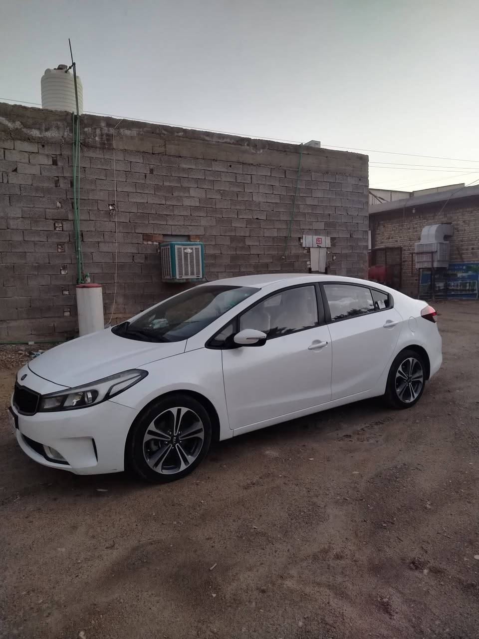 السلام عليكم سيراتو للبيع موديل ٢٠١٧ مكفوله من كلشي أرقام انكليزي ستوهه صاعده هزه السياره جديده السعر ١٤٠ معه المجال الاستفسار على الرقم ***********
