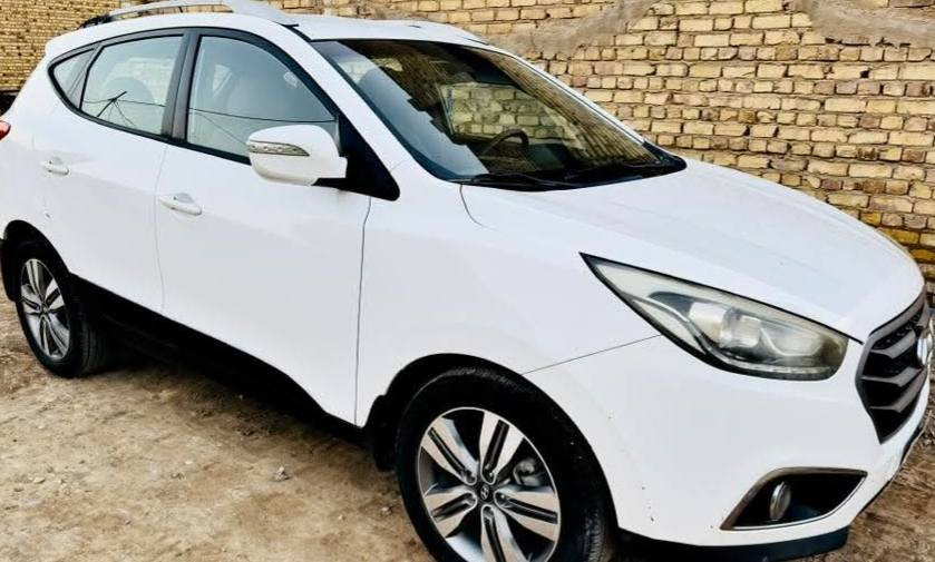 سلام عليكم 
توكسان خليجي موديل 14 مكفوله من حادث وصبغ محرك 2400 ماشيه 84حقيقي رقم الهاتف ***********
