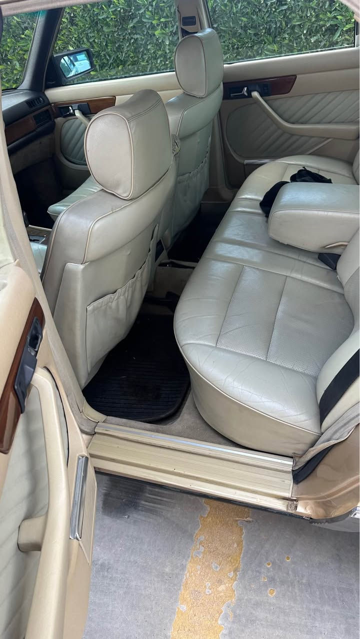 كلاسيك رياسي له سه نه ويش كلاسيك نوسرليه ٢٨٠ الماني سياره نه وييه موديل ١٨٨٢
سياره كي سؤر جوانه ٦ بسته ن به نزين مه كينه بيلاده
له سه ر ده قي خوي مايه 
*********** موشته ري ني ته ره فؤن مه كه ره مه زانه ☺️ أربيل, العراق
