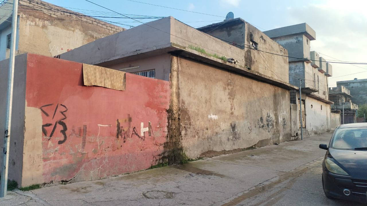 بيت لبيع 200 متر طابق واحد حي التحرير 
يم الوادي 
***********
