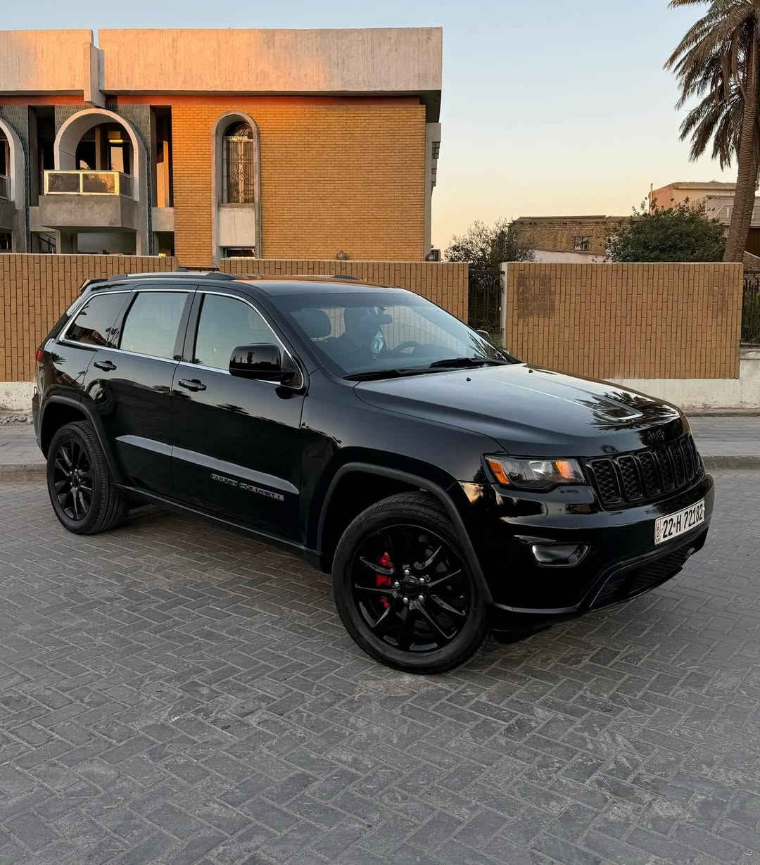 سلام عليكم العنوان بغداد حي الجامعة 

جيب لاريدو 2020 ماشية 72 ميل 
حادث خفيف صور ااحادث موجودة
جاملغ جانبي 

السيارة بالحقيقة بعد احلى ونظيفة 

للاستفسار على خاص 
او واتساب ***********
