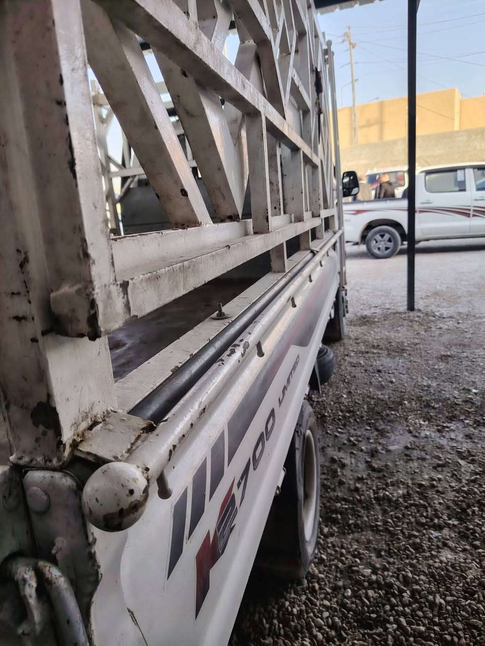 السلام عليكم كيه فحل للبيع موديل 11 مكان الانبارقضاءالقائم كفاله كير اكسن شاصي رقمها الانبار بيه خيط بخار  الاستفسار اتصل على الرقم ***********
