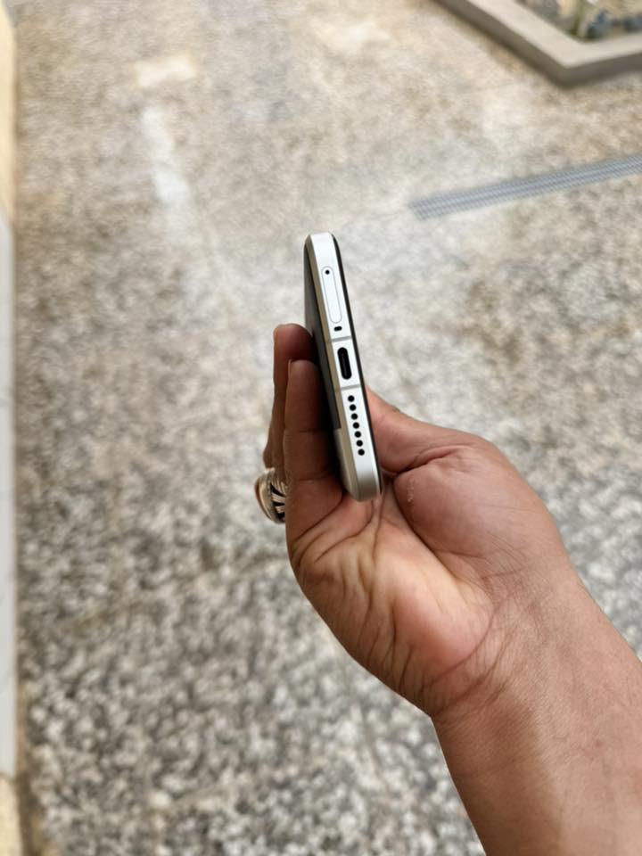 شومي 15 الترا ذ واحد تيرا واحد تيرا عالمي  نضافهه 99/100 
السعر مليون 300 بغداد ***********
