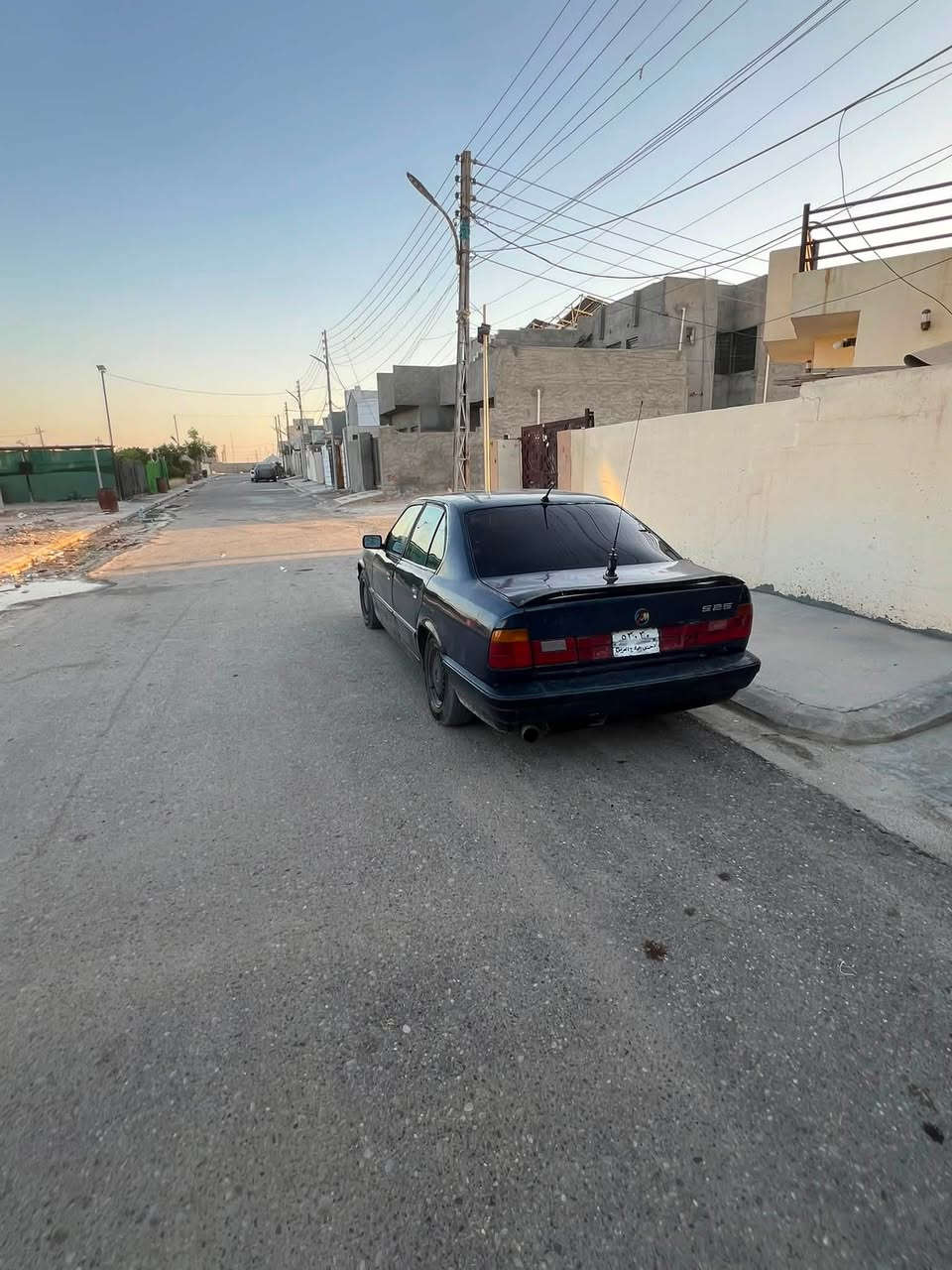 الوحش للبيع 525 اصل ومحرك مكينه كبس تك فاينوص كير اوتو 7 بن شرط محرك شرط صدر امامي خلفي طوبه شرط وارد ياباني بدون فتحة كهربائياتها كلها شغاله قطاره بالبانزين منضومة البانزين كلها جديده السياره ممصبوغه ولا بيها صبغ ع وضع البلاد غرفتها نضيفه دشبولها نضيف منضومة التبريد يعوزها فقط راديتر كومبروسر موجود مال حاويا اشتريته جديد اكزوز رياضي عليها اريد ابيعها لانو ما اعرف اسوق بالاوتو 😂😂😂 اريد كير عادي رقمها صلاح الدين انكليزي معليك من الرقم الفحص شكليات بس هزة جديده ما ساقطه والرقم مالتها 50525 اليف تجي ابصملك تحويل ثاني يوم شرط ! عليها غرامه 100 الف تنزل من الحساب 
رايدها ب43 
***********
