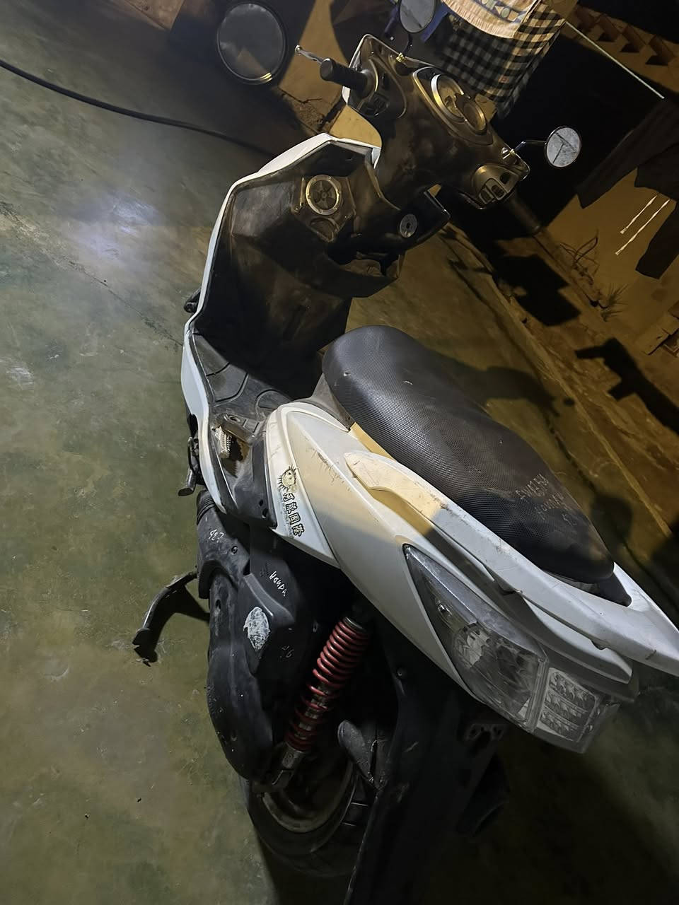 سلام عليكم للبيع سكنس فحل نوزل كلجات رياضي كفرات جديد دراجة حلوة وكاعدة بس بيهة صوت بل خرز مال راجز مال سلف مكان تقاطع نهروان رقم *********** سعر 750 مستعجل عل بيعتها
