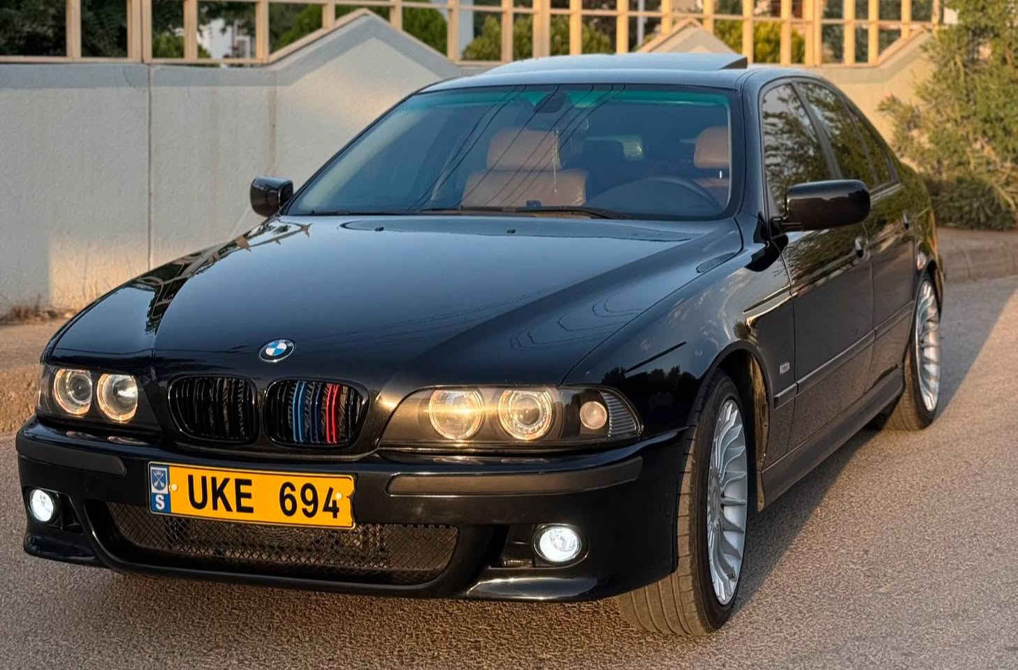 بی ئێم دەبلیو e39 2001 530i قەپات مواسەفات
ڕەنگی ڕەشی 
سەقفو حیزام بە شەرت 
ناو قەیسی‎پاش وپێشی حاسە 
گیر تۆماتیک+حادی +سپۆڕت
سڵایت شو شە +سڵایت خەزن
کوشن کارەبای +بالیف کارەبای 
سیدی بۆکس+جی پی س+بلوتوز+شاشە 

سعر لە کۆمێنت داوابکە ڕاستەخۆ بۆت دیت 📩 

حەدەسەی ١١٠$ بۆ بەستراوە 
ئاوینە کارەبای ‎ئاوینە شەفت
پەردە کارە بای 
و‎جام پۆڵۆڕایز
و‎زۆر ماسەفاتی تر
و‎هەتابڵێی سەیارەکە جوانە
2021داخڵ بوە
شوێن:ڕانیە 

ژمارە مۆبایل: 
***********
