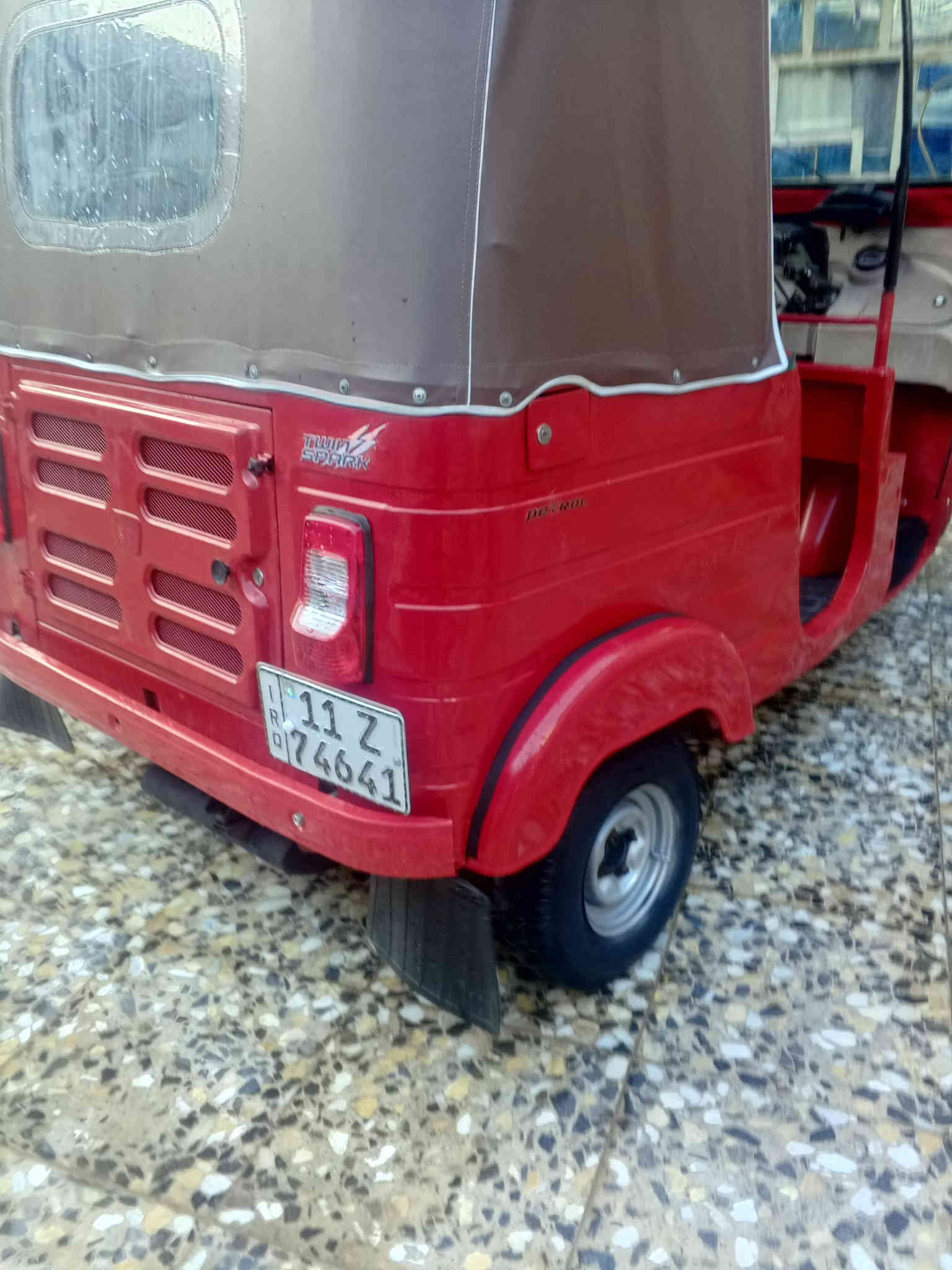 سلام عليكم تكتك 18 شهر 12 طابه ب19 رقم وسنويه  تحويل ثاني يوم  سعره 4و700تفصيل داخل لفديو مكاني سبع قصور شارع أبو علي*********** ما متوجد عل فيس
