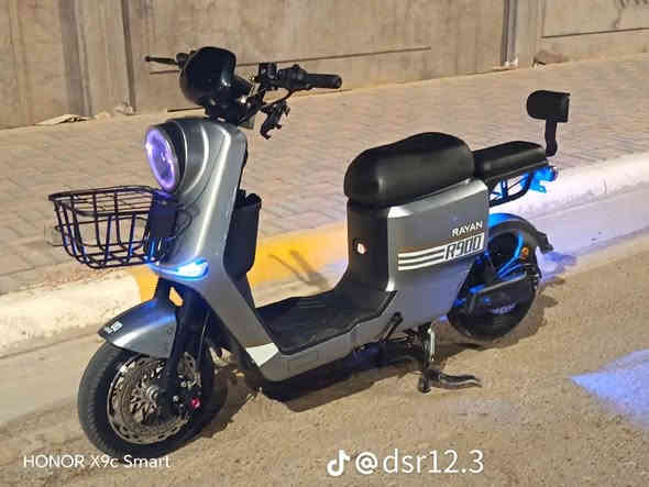 وهذه رقمي ***********

السلام عليكم 
للبيع موطور شحن R900

مواصفات 
بصمه 2 سويچ 2
شاشه بعدها بنايلونها 
لايت بومة عالي ناصي 
بريكات 
دبلات 
باتريات ٣٠ امبير بس واحد  ٢٨
اشاير يمين يسار 
تواير جدد 
ستاند 
الموطور حيل نضيف 
الاستفسار اكثر خاص 

شرط مابي كلشي وين ماتريد تفحصو ..؟
