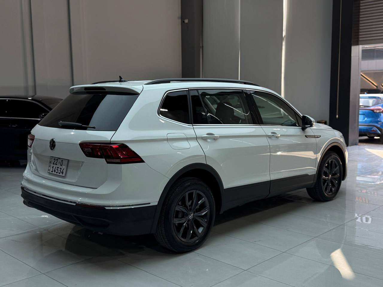 تيگوان Se 2023
ابيض ثلجي // سپي بەفری
بانوراما
4Montion دفع رباعی
ماشیه / رویشتوو 7000 مایل 
بصمه تشغيل عن بعد 
كشنات جلد 
شاشه جبيرة والكترونيه
ضرر كلش بسيط 
فقط نص صندوق صبغ بدون دواخل وبدون ايرباك 
تەنها سندوق بۆیاغه بێ ژورێ بێ ایرباک هەمووی بەشەرت 
ناونیشان هەولێر 
***********
*********** أربيل, العراق
