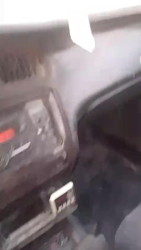 السلام عليكم بطة فصل مكفولة كصه ونقل جثه موديل١٩٩٣ كير جديد محرك يبخر رقم بصرة راعيها ما مواجها رايدها ب١٨ وبيها مجال *********** . مكاني البصرة الزبير.
