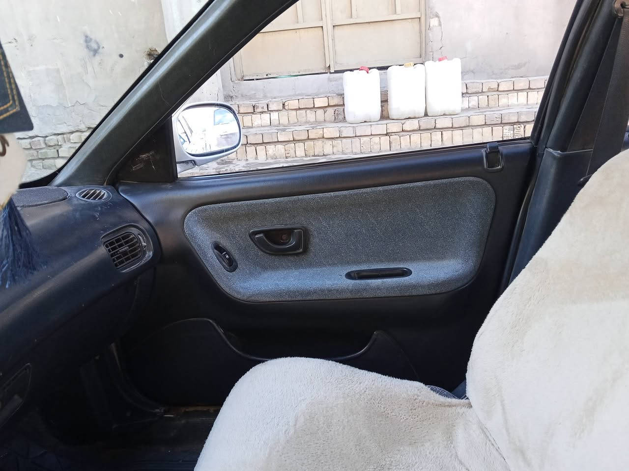 السلام عليكم سوناته مديل 1993بسمي رقم كربلاء قبل شهر جددت سنويته  تنتهي 30بيه لاستيك ولف بس صبح بيه دخانه من تحمه تكطع كير عادي سياره من كير جديد حداديه خير من الله دواخل جديده حلوه سياره  مابيه نقص ان شاءالله سياره مكانه بناصريه شطره *********** سعره 33وبيه مجال
