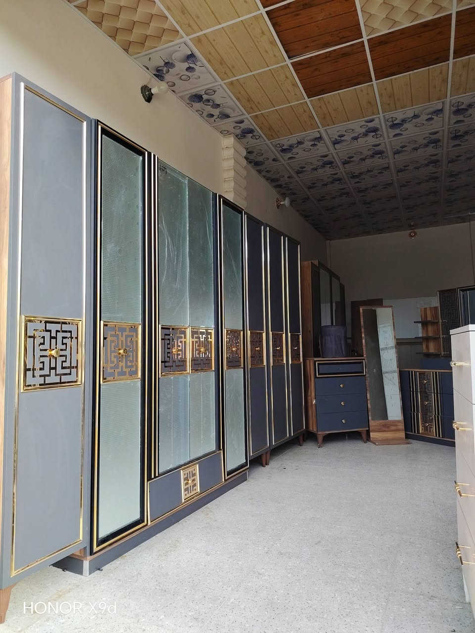 سلام عليكم غرفه /10/قطع نضافه فول اناره شغاله بيع اومراوس العنده غرف نشتري الشراي يتفضل خاص ♡***********♡
