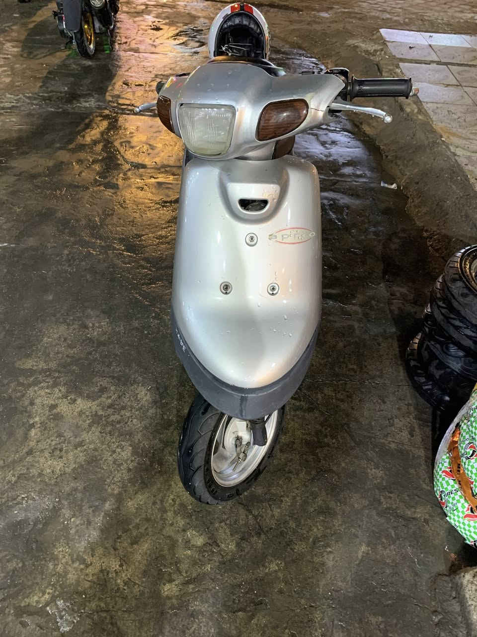 سلام عليكم دراجه بطه للبيع 1999 او مراوس ب بوليس كلها شغاله مابيها نقص مكينه شرط النعومه والشعله والمعدل مابيها كير ما صار الها هواي من طالعه فقط الكفر مبدل والباقي كله بلادي السعر ٤٠٠ وبيها مجال مكاني كربلاء ***********
