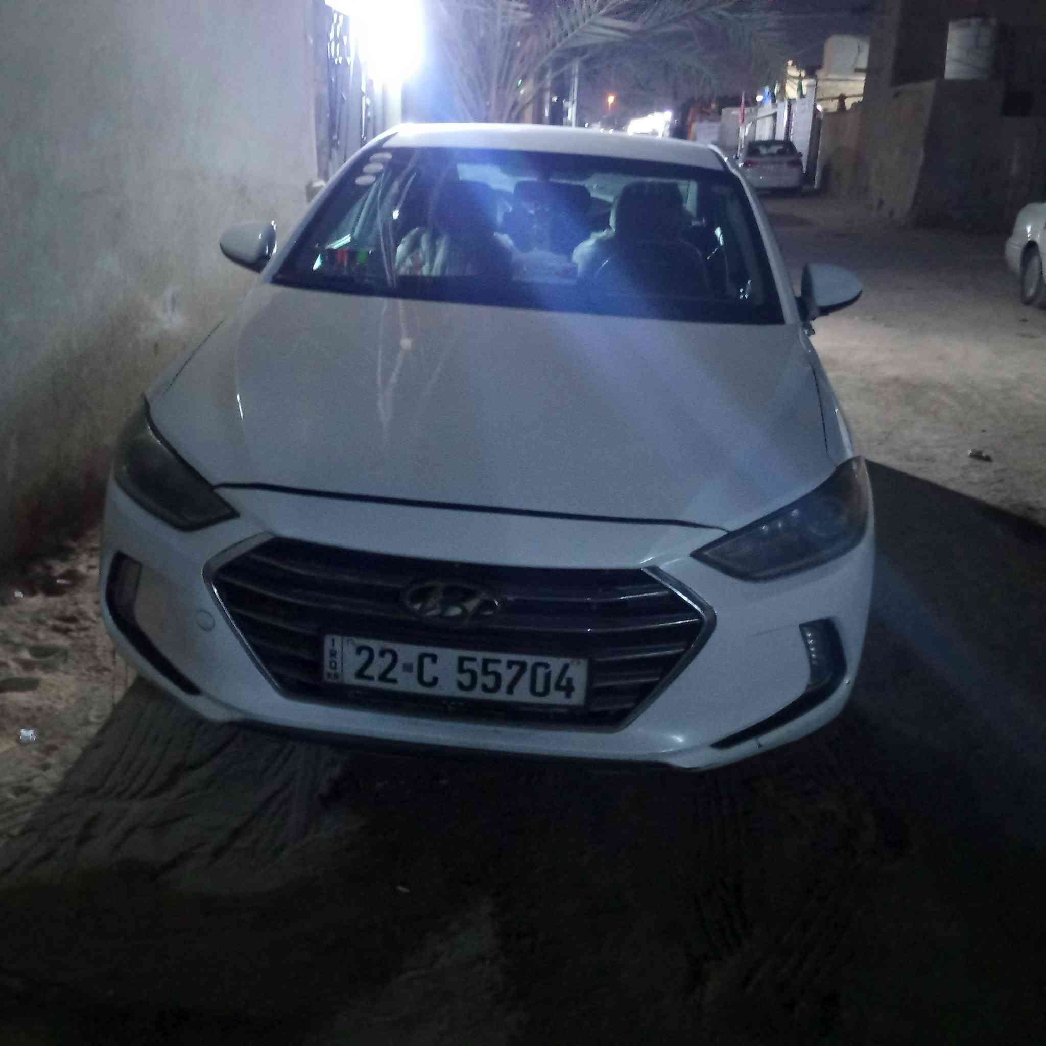 سلام عليكم النتر 2018   بيها بنيد فقط  امريكي   ماشيه الف  رادار جانبي  3انضمه قياده  شرط مكينه صبانه ما محطوطه عليها  سياره نضيفه أحله من الصوره مال جناي ما عايزه برغي  بيع متوازي  السعر 126 وبيها مجال  متوازي عل بيعها ***********
