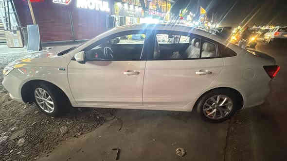 🚗 للبيع: MG5 ستاندر بلس 2024
📍 مكان السيارة: بغداد
📞 للتواصل:***********
💰 السعر: 105 ورقة – قابل للتفاوض
📊 المسافة المقطوعة: 29000 كيلومتر فقط (زيرو)
🛠️ المحرك: 4 سلندر – 1500cc تنفس طبيعي 

• مواصفات فئة ستندر بلس
• فول مواصفات عدا فتحة السقف والبصمة

⚠️ أضرار السيارة:
• مكفولة عام من الصبغ والتبديل ✅ 
📌 تفاصيل إضافية:
• رقم السيارة: أربيل الدولي الجديد
• تحويل مباشر
• لون السيارة: أبيض
