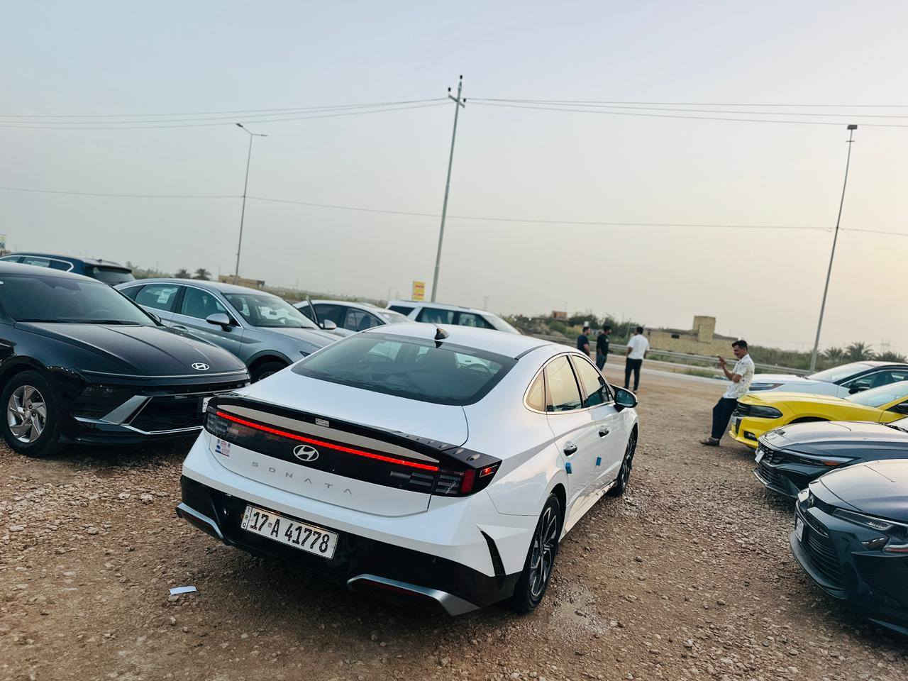 سوناتا موديل 25 سبورت
فول مواصفات عدى الفتحه
بصمه رادارات بصمه أبواب كشن كهرباء نقطه عمياء قياده ذاتيه وبعد هواي بيها مواصفات
حادثها تبديل جاملغ ورش طرف البنيد السونار بالمنشور 
معوقين مثنئ مرقم وجاهز
مكان السياره الرميثه
السعر ١٨٥
***********
