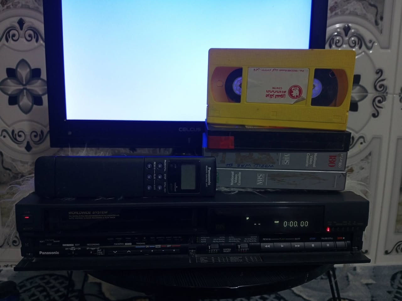 فديو كاسيت بانسونيك j700 ياباني ٤هيد عالي الدقه..... أوتو اتراك اوتوماتيكي ويدوي تصفيه ذاتيه للشريط    ...مولتي ستتم يدعم جميع انواع انظمه الأشرطة....ومن ضمنها البال والسيكام....... يدعم خاصيه التسجيل الطويل والاعتيادي... مع ريمون كنترول ... تحكم عن بعد.....عرض وتسجيل جهاز بلاد . السعر وباقي التفاصيل مراسلة الصفحه...


**إذا كنت صاحب هذا الإعلان وتريد حذفه لأي سبب، رجاءا أرسل رسالة إلى الدعم الفني**